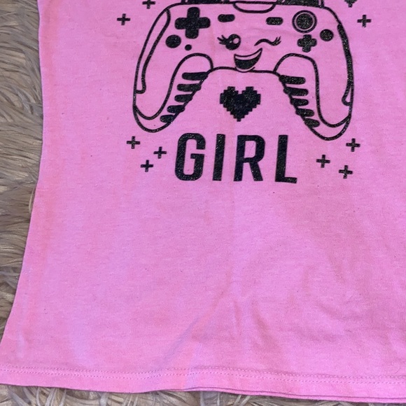 Gamer Girl 7/8 - Picture 3 of 5